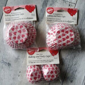 Wilton Heart Pattern Standard (100) and Mini (75) Baking and Party Cups